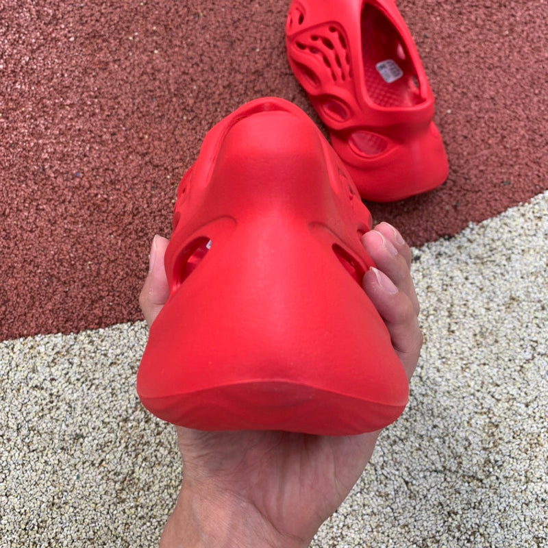 Adidas Yeezy Foam RNNR Vermillion - Encomenda