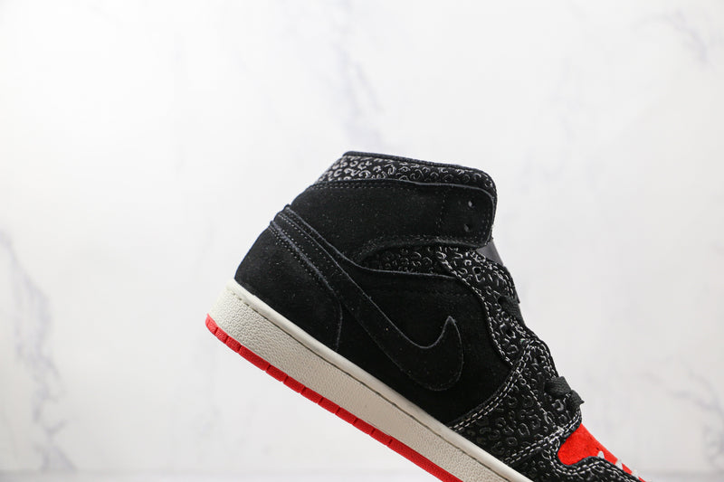 Jordan 1 Mid SE Siempre Familia - Encomenda