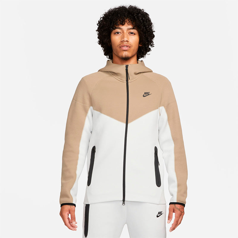 Conjunto Nike Tech Fleece Bege/Branco 2023 (New Season) - Encomenda