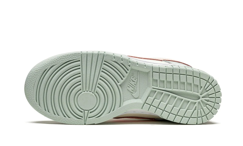 Tênis Nike Dunk Low Feminino "Barely Green" Verde - Encomenda