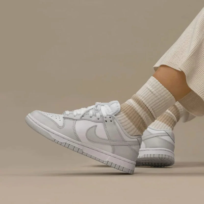 Tênis Nike Dunk Low Feminino "Photon Dust" Cinza - Encomenda