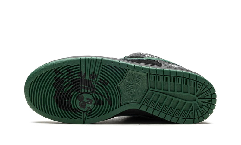Tênis Nike Dunk Low SB "There Skateboards" Preto / Verde - Encomenda