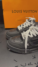 Tênis Louis Vuitton Trainer Black Embossed Monogram - Pronta Entrega